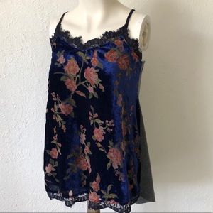 Xhiliration blue velvet floral tank size XS